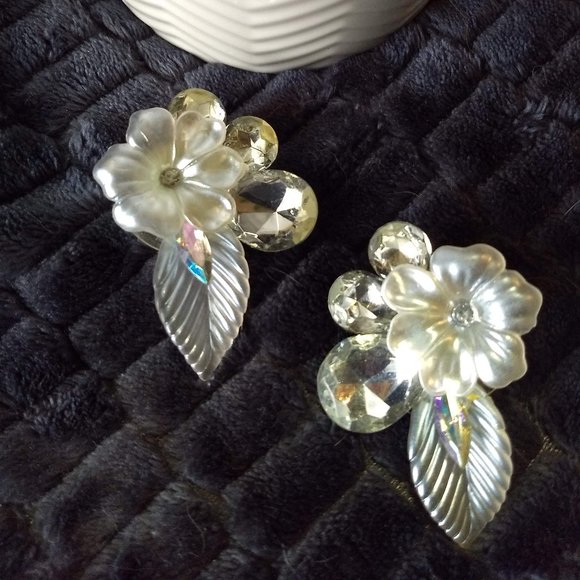 big silver floral leaf sparkly statement …